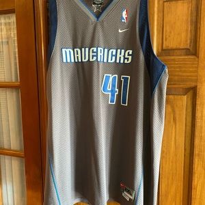 Men’s 2xl Nowitzki Jersey